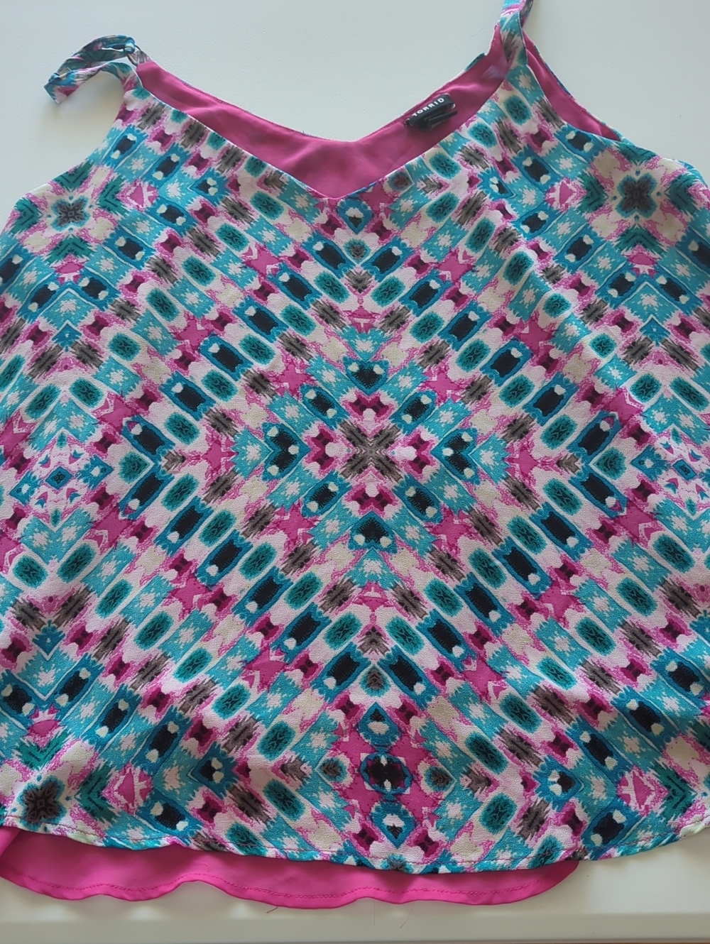 torrid Magenta & Teal Geometric Print V-Neck Camisole
